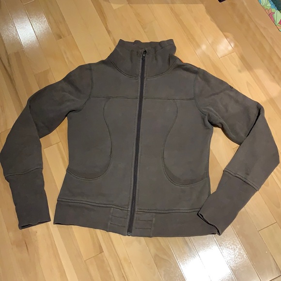 Lululemon Brown Scuba Hoodie Igloo Sunrise pattern - Size 10 - Picture 3 of 16